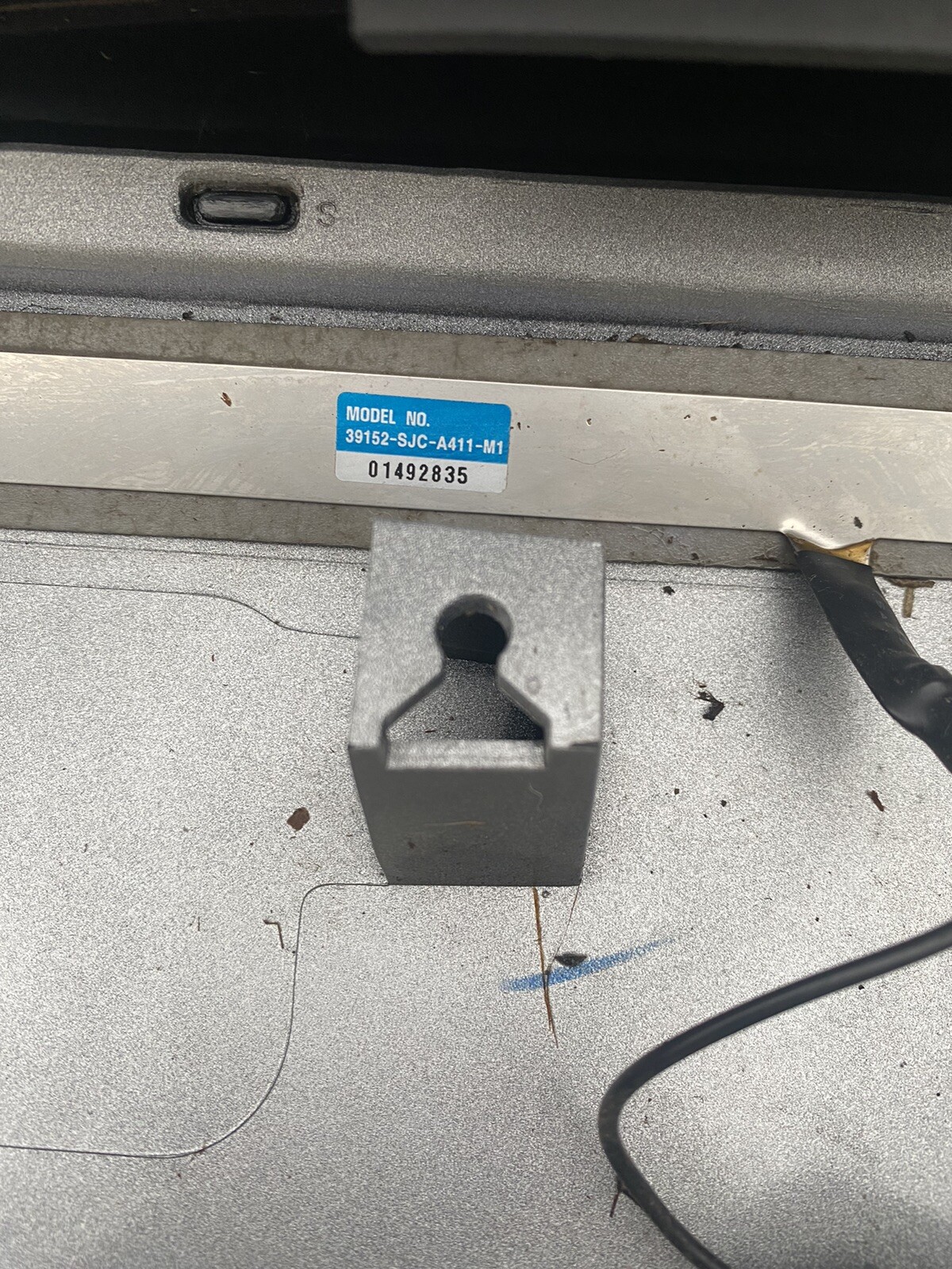 20062014 HONDA RIDGELINE REAR ROOF SPOILER THIRD BRAKE LIGHT SILVER