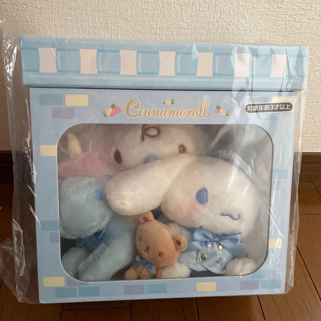 Cinnamoroll Deluxe Dress-Up Doll (Set of 4)