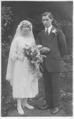 POSTKARTE SOZIALGESCHICHTE HOCHZEIT BRAUT & BRÄUTIGAM UNBEKANNT