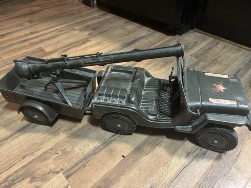 Vintage 1965 GI Joe Hasbro 7000 Jeep Combat Set With Trailer & Searchlight -READ