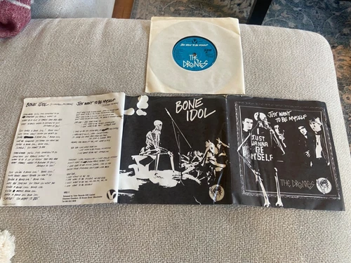 The Drones - Just Want To Be Myself / Bone Idol 7” 1977 UK Valer Fold out Sleeve