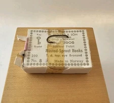 Vtg O. Mustad & Son 3906 Hollow Point Fishing Hooks No. 8 Size Bronze 24 Pcs.