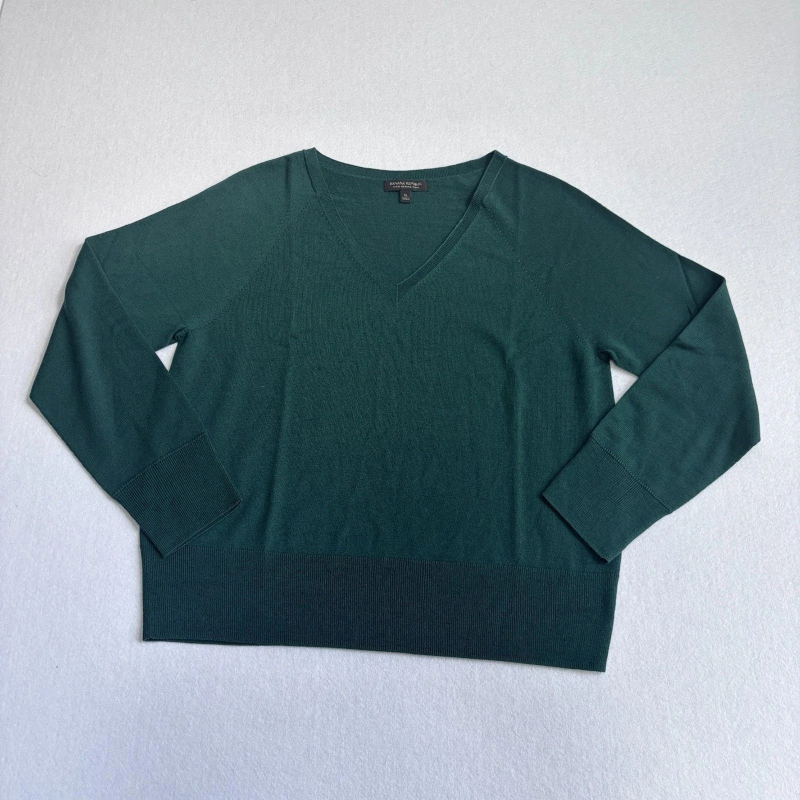 Banana Republic Merino Wool Sweater Mens XL Green V Neck Preppy Long Sleeve EUC