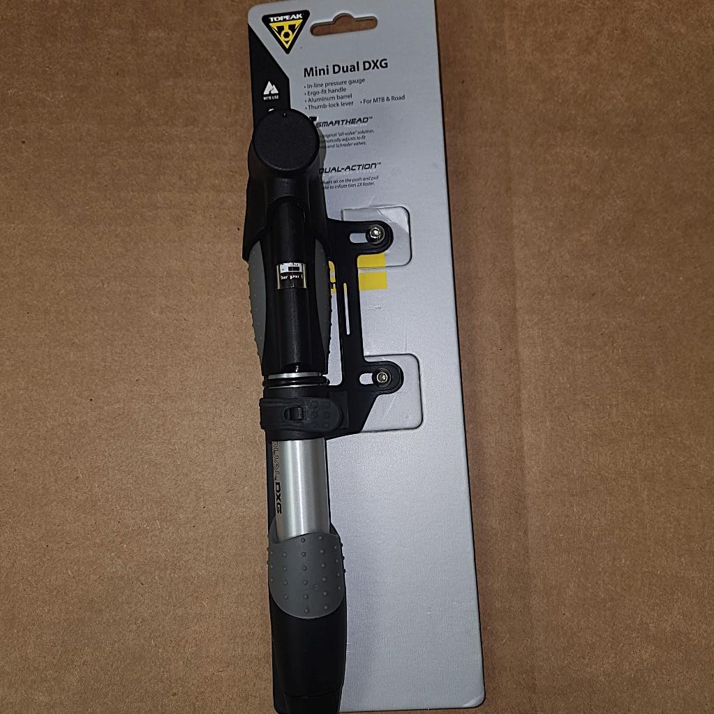 Topeak Dual DXG Mini Bicycle Pump 140psi W/ Gauge Silver/Bla