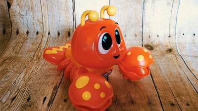 little tikes pull along lobster