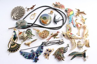 Mixed Pieces Animals Birds Theme Statement MixMetal Color Stone Enamel x 25 431g