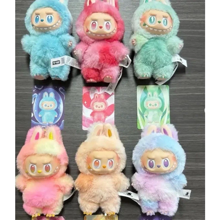 Caja ciega colgante de felpa de vinilo serie Big Into Energy The Monsters, sellada Foto 2 de 2