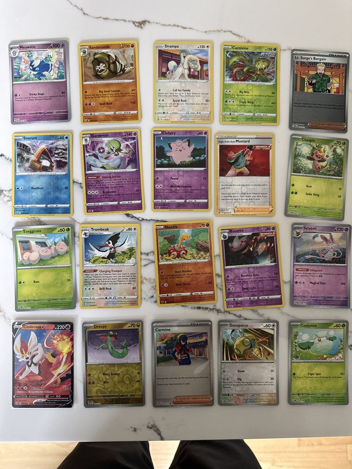 Pokemon Holo Reverse Holo Cinderace V x2 Sylveon Gardevoir Entei SV 60-card lot