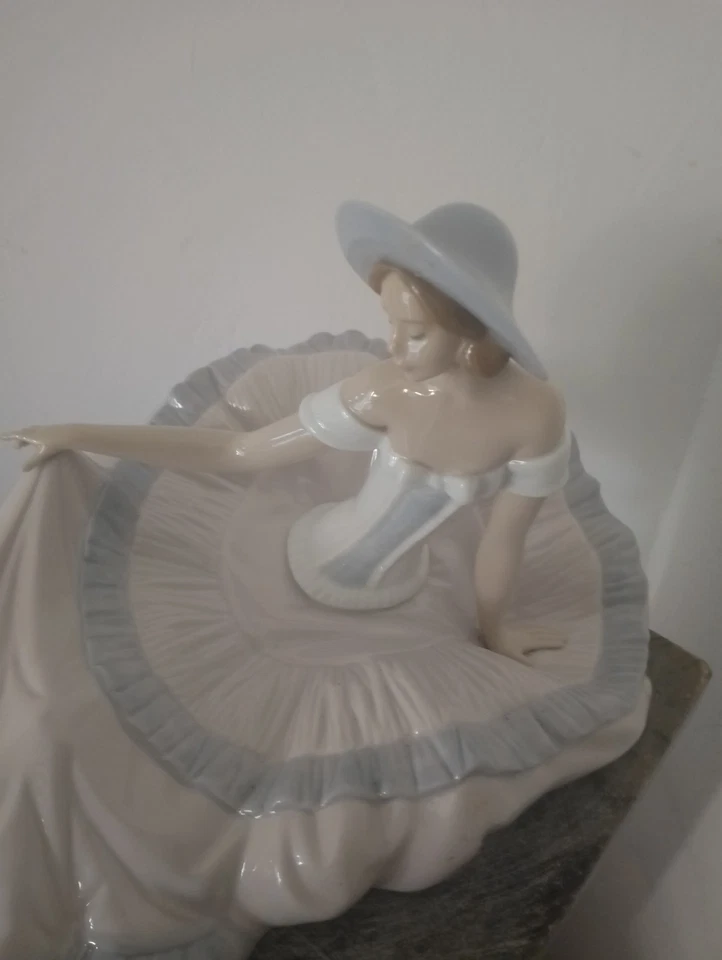 Scultura Statuetta Statua soprammobile Ballerina Porcellana NAO LLADRO  - Immagine 2 di 4