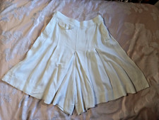 Vintage 1940s CC41 White Moygashel Linen Pleated Swingy Shorts Small