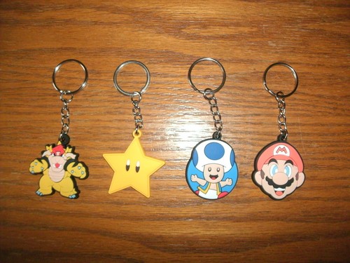 NUEVO Juego de 4 Llaveros Personajes Nintendo Super Mario Goma Parte Trasera Plana 1.5 in. - Imagen 4 de 13