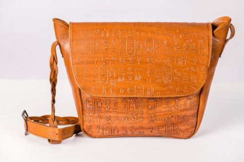 Egyptian Elegance: Handmade Shoulder Leather Bag, Embossed Hieroglyphics - Afbeelding 1 van 13