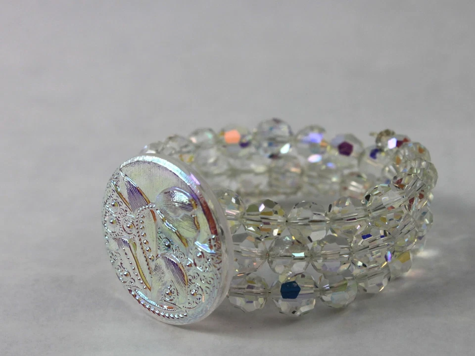 Pulsera Botón Cristal Aurora Borealis y Vidrio Checo Hecha a Mano ÚNICA EN SU CLASE Artesana Foto 3 de 4