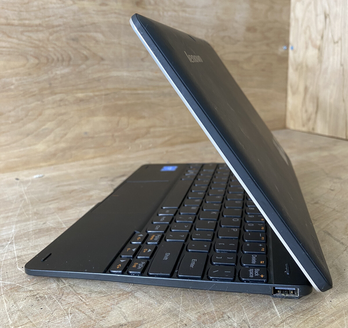 Lenovo IdeaPad Miix 300 Intel ATOM Z3735F@1.33GHz/ 2GB