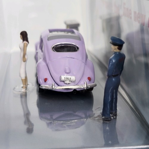 M2 Machines Diorama 1957 VW Beetle Deluxe European Model Shell R09 24-36 NEW - Picture 6 of 9