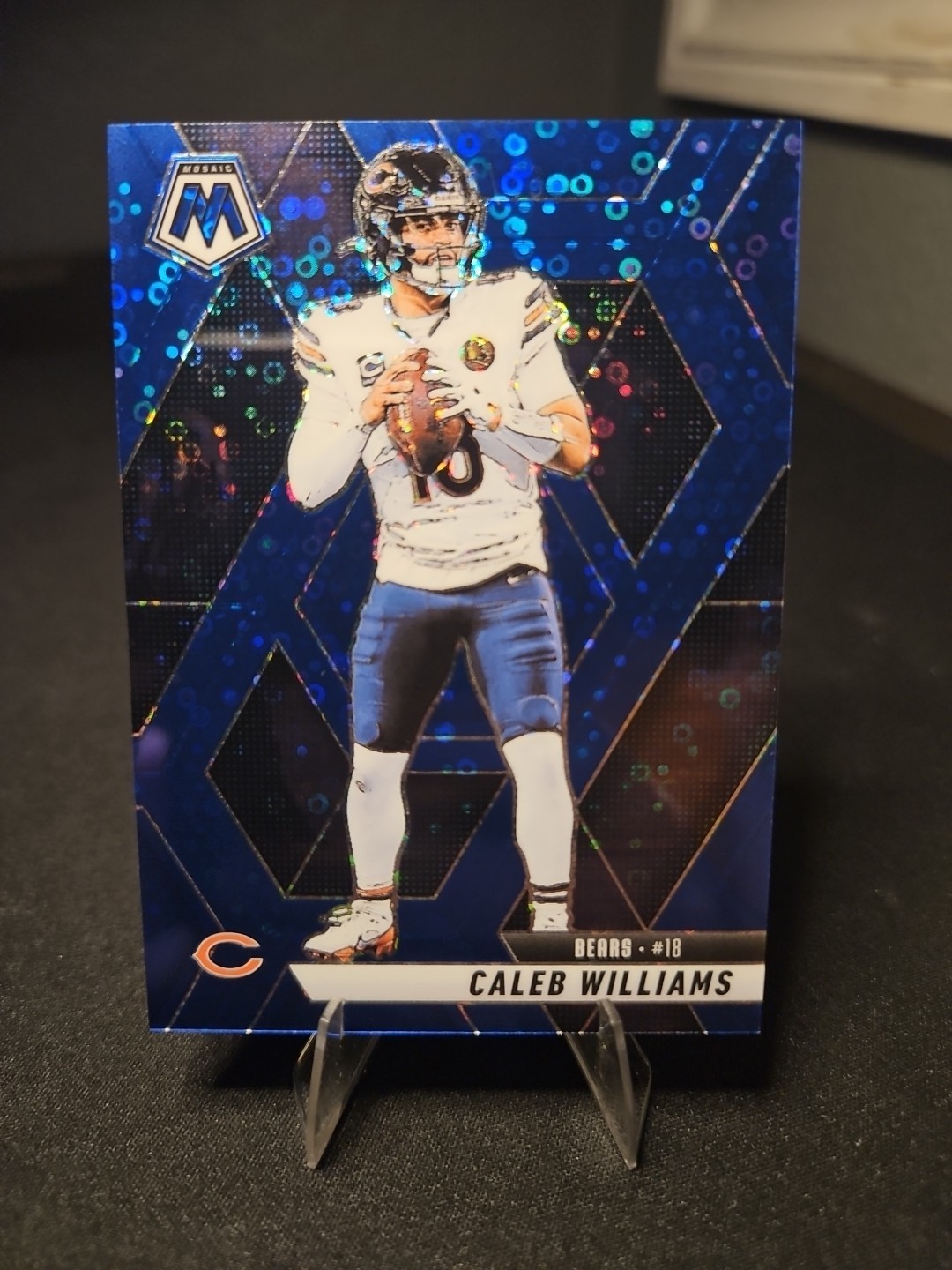 CALEB WILLIAMS - 2025 MOSAIC #22 BLUE NO HUDDLE 81/99 - CHICAGO BEARS!