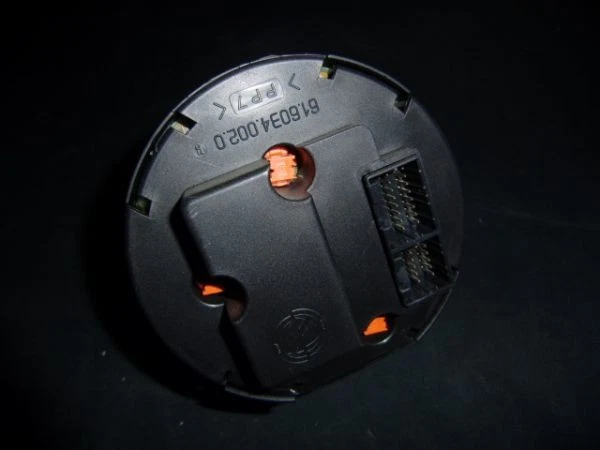 Velocímetro deportivo Alfa Romeo 156 GTA 300 km  Foto 3 de 4