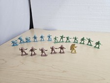 Vintage Indians Cowboys Plastic Figures 19 Pieces Play Set Unbranded