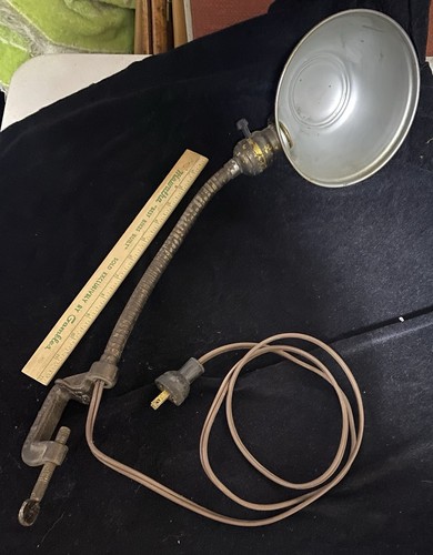 Ancienne lampe de bureau industrielle aigle pince sur col de cygne " fonctionne" - Photo 1/5