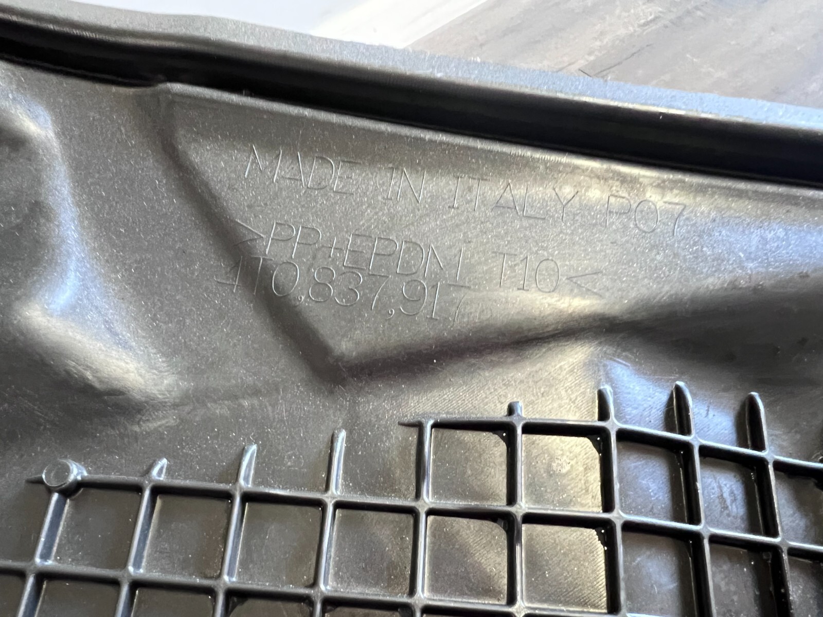 LAMBORGHINI HURACAN EVO DRIVER LEFT LH SIDE WATER DEFLECT GASKET OEM 4T0837917
