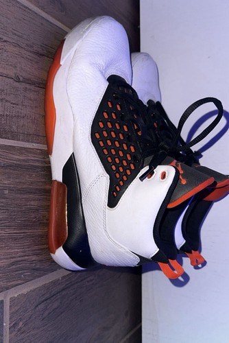 jordan maxin 200 white team orange
