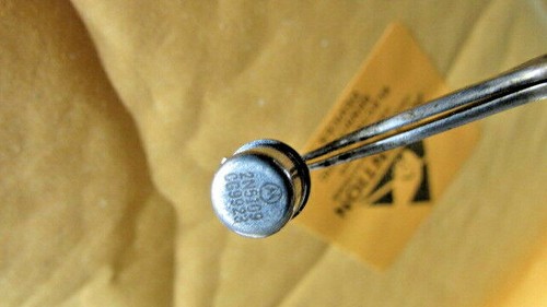 2N5109 ORIGINALE IL VERO AFFARE MOTOROLA TO-39 TRANSISTOR RF/VHF/UHF NOS, 2pz USA - Foto 2 di 12
