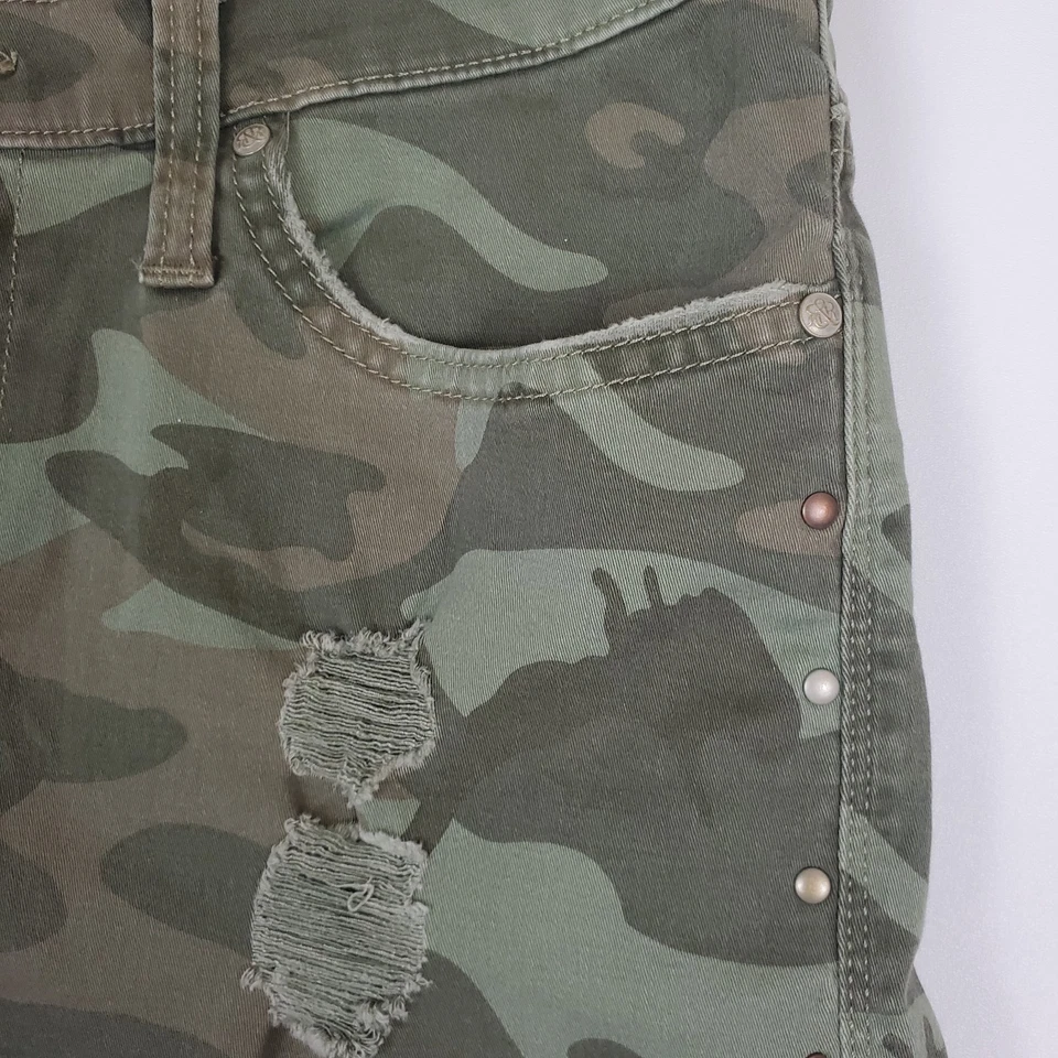 Rock & Republic Hula Camo Army Fatigue Style Shorts Size 12 - Image 3 of 4