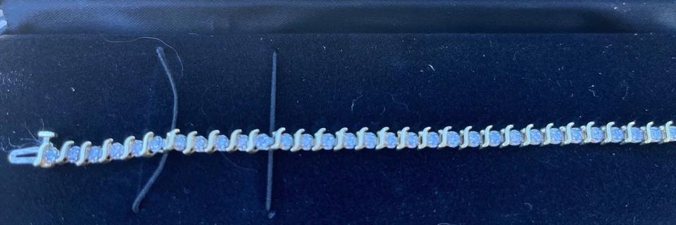 Soporte de tenis 14k 47 diamantes pequeños reales Foto 4 de 4