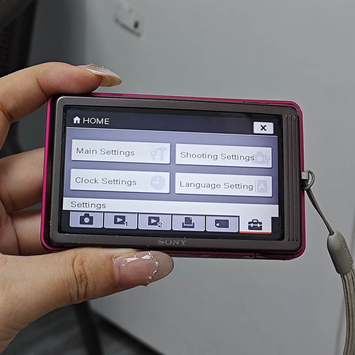 SONY Cyber-shot DSC-T700 Digital Camera 10.10 MP 4X Zoom Touch