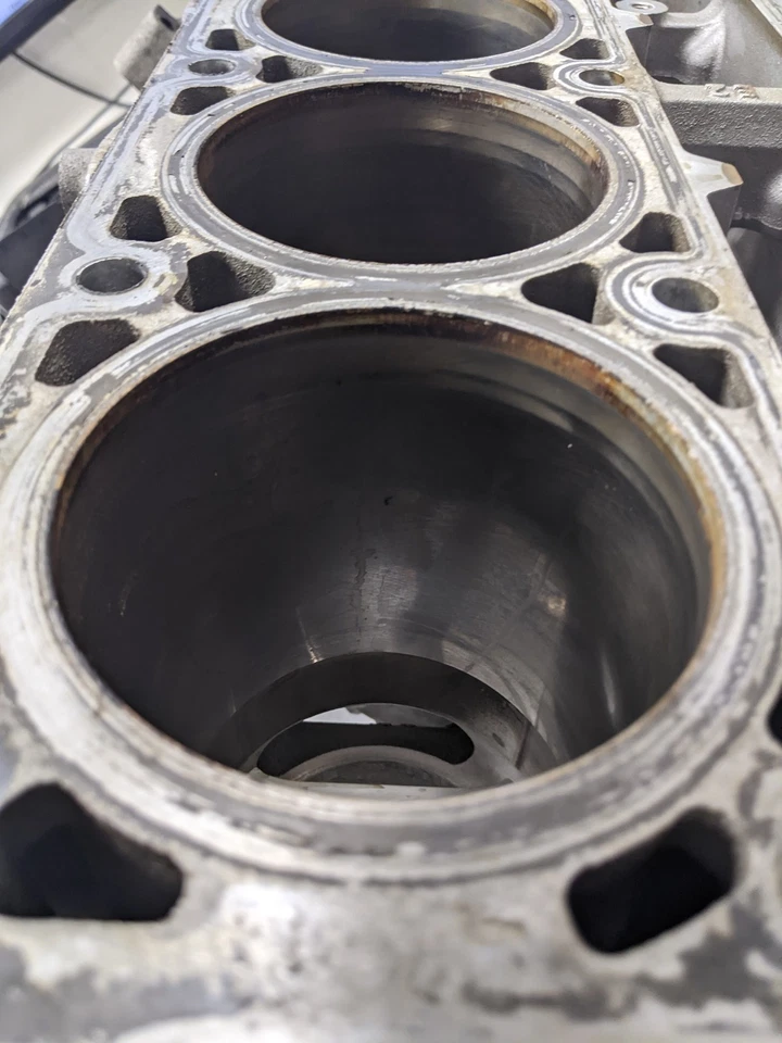 发动机气缸体适用于 19-20 雪佛兰索罗德 1500 5.3 12620287 4WD — 第 4/4 张图片