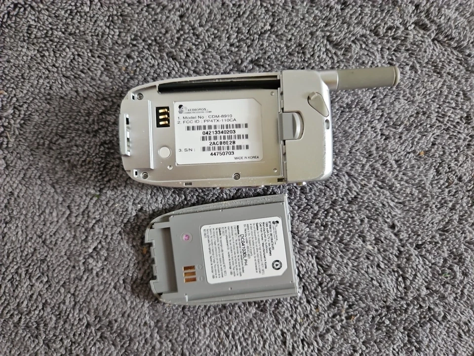 Teléfono celular plegable Audiovox CDM-8910 azul con pantalla de 128x160 píxeles (Verizon) Foto 4 de 4