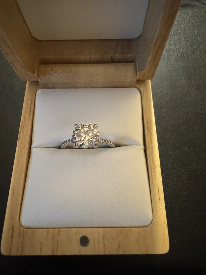 Lab created diamond engagement ring. Comes with documents. - Image 2 of 4