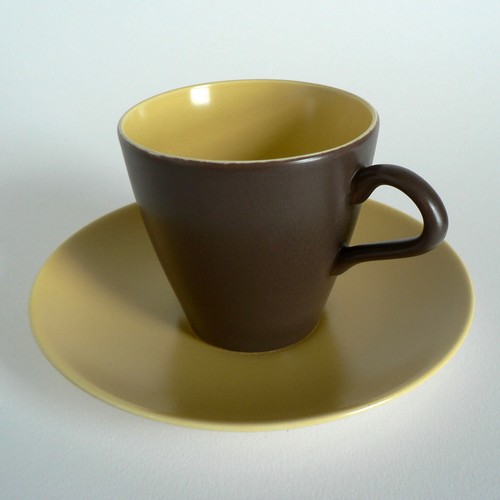 POOLE POTTERY SWEETCORN & BRAZIL TALL TEA CUPS & SAUCERS DUO TWINTONE C107 RETRO - Picture 2 of 3