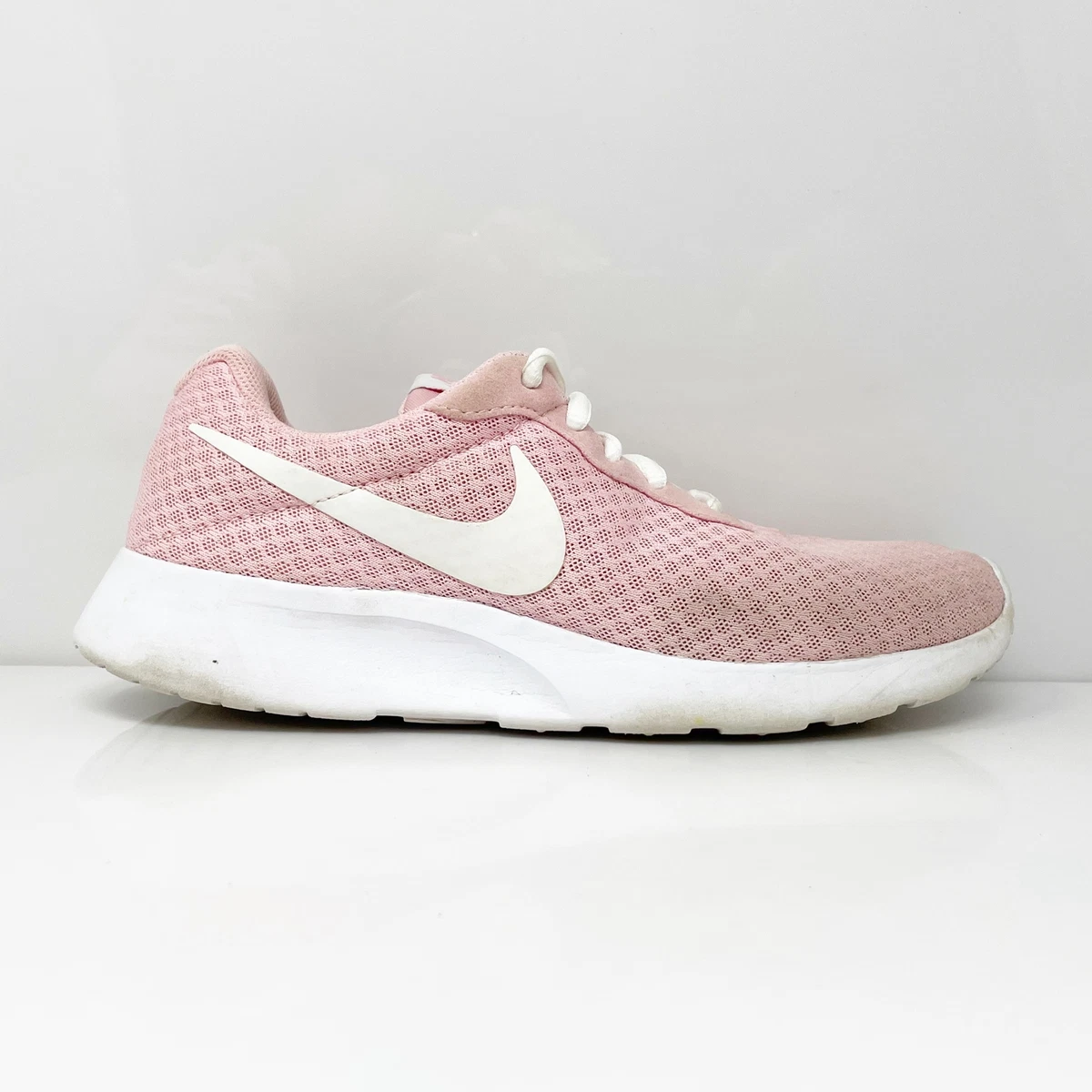 Nike pink deals tanjun