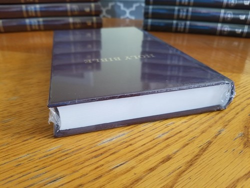 Pew Holy Bible Burgundy KJV King James Version - Picture 6 of 6