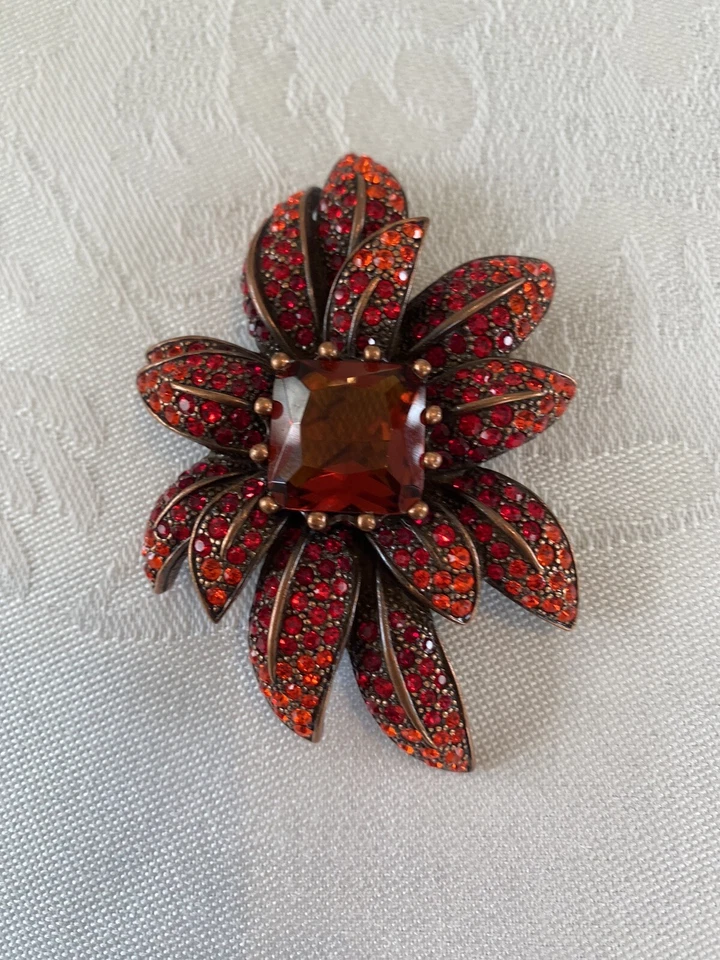 Broche prendedor Joan Rivers rubí rojo cristal estrás flor declaración focal grande