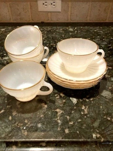 4 Sets Old Vintage White Swirl Milk Glass Coffee Cup and Saucer Anchor Hocking  