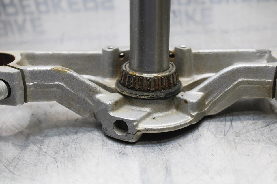 04 SUZUKI INTRUDER 800 HORQUILLA DELANTERA ABRAZADERA INFERIOR TRIPLE ÁRBOL VÁSTAGO BB758 Foto 4 de 4