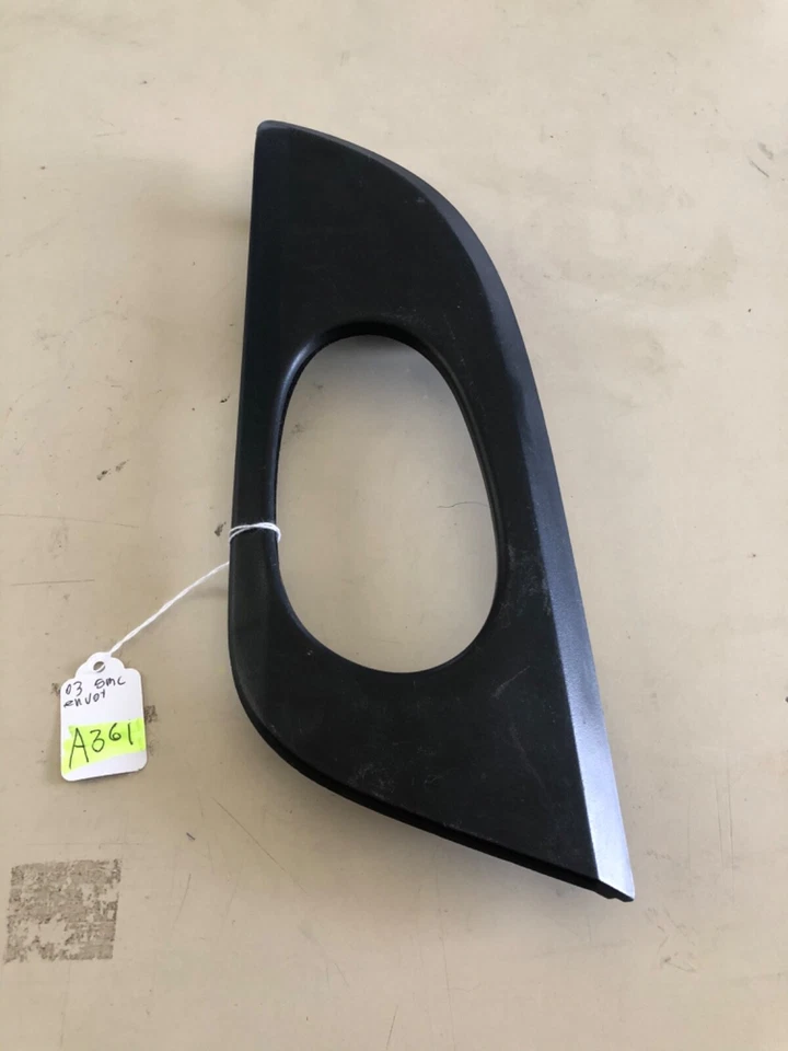 02-09 GMC Envoy Anillo de bisel de manija de puerta delantera derecha Foto 2 de 4