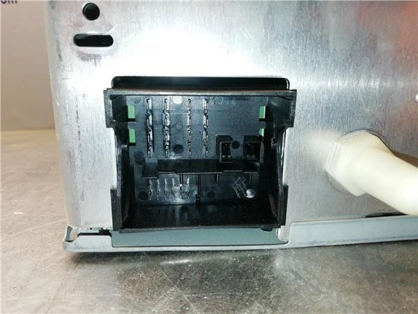 RADIO Ford Mondeo IV Hatchback 1.8 TDCi 125 16V (QYBA) 2008 7M5T18C815BA - Immagine 2 di 3