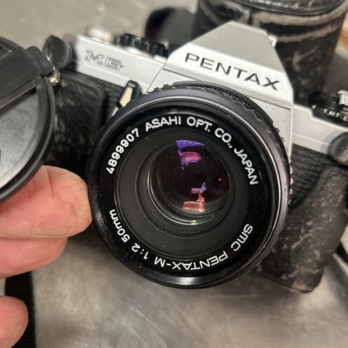 Pentax MG Film Point & Shoot Camera + Lens Flash & Carry Case - Picture 7 of 14
