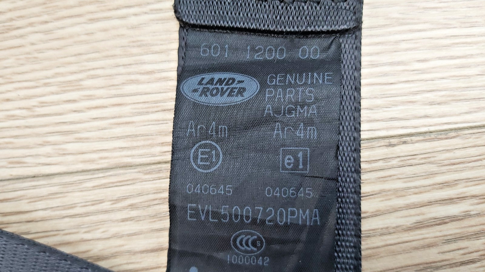 2007 - 2009 LAND ROVER LR3 RIGHT REAR SEAT BELT 3rd row BLACK EVL500720PMA