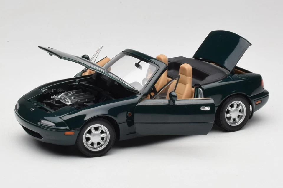 01017 Mazda Miata MX-5 LH Drive Emerald Green Gate 1/18 - Image 2 of 4