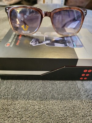 True Religion 100%UVA-UVB Protection sunglassesNWT NWT True Religion 100% UF Protection Unisex Sunglasses main image 4
