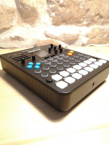 Sonicware SmplTrek sampler - MINT Condition - Foto 11 di 14