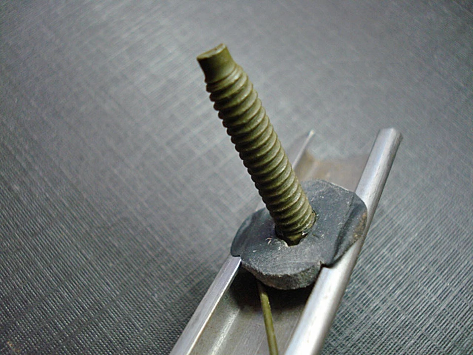 100 piezas NOS Puerta Guardabarros Cuarto Capucha Cinturón Lateral Moldura Clips Sellador para Plymouth Foto 4 de 4