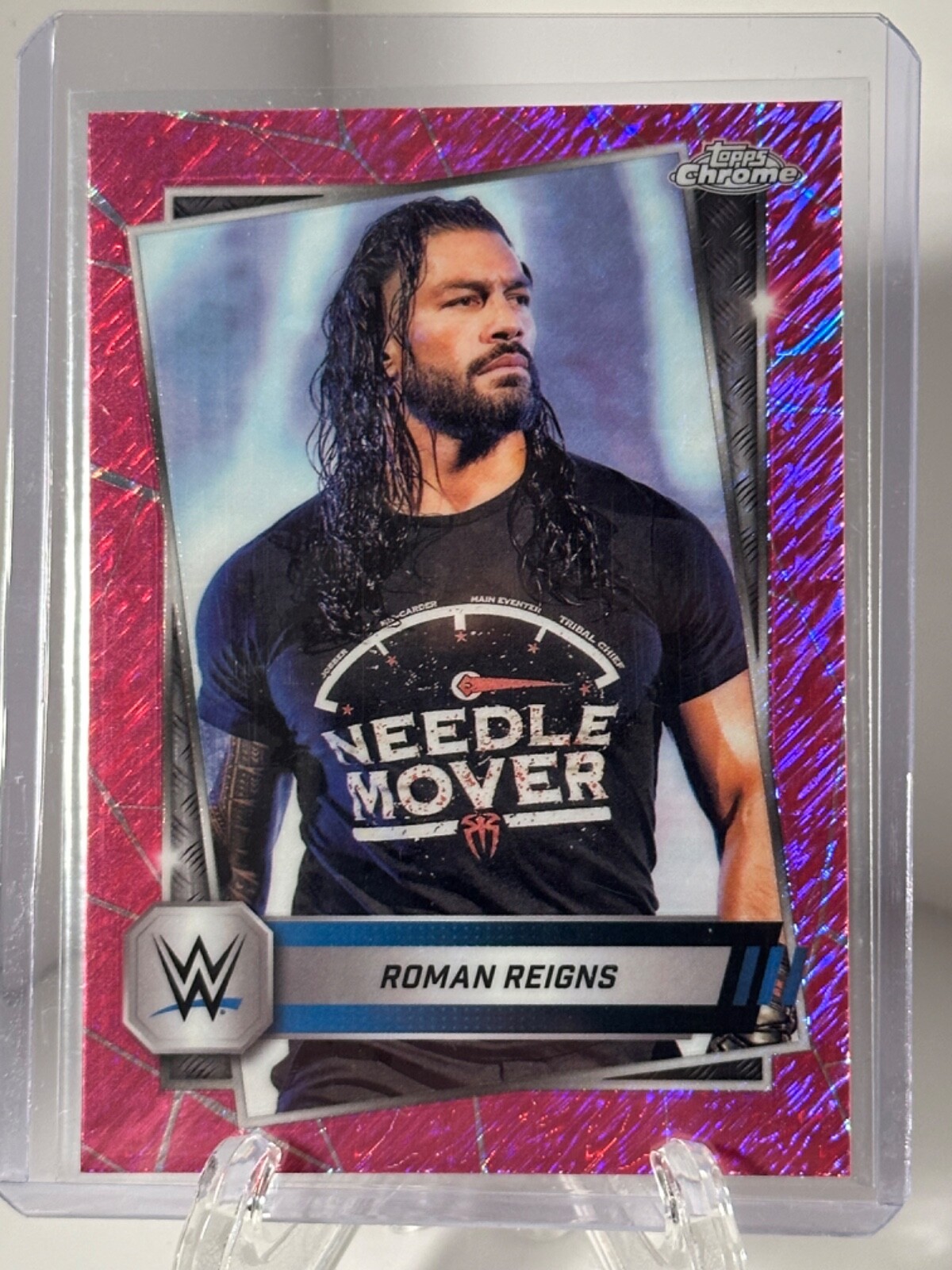 2025 Topps Chrome WWE #3 Roman Reigns Pink Shimmer