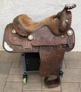 broken horn western store