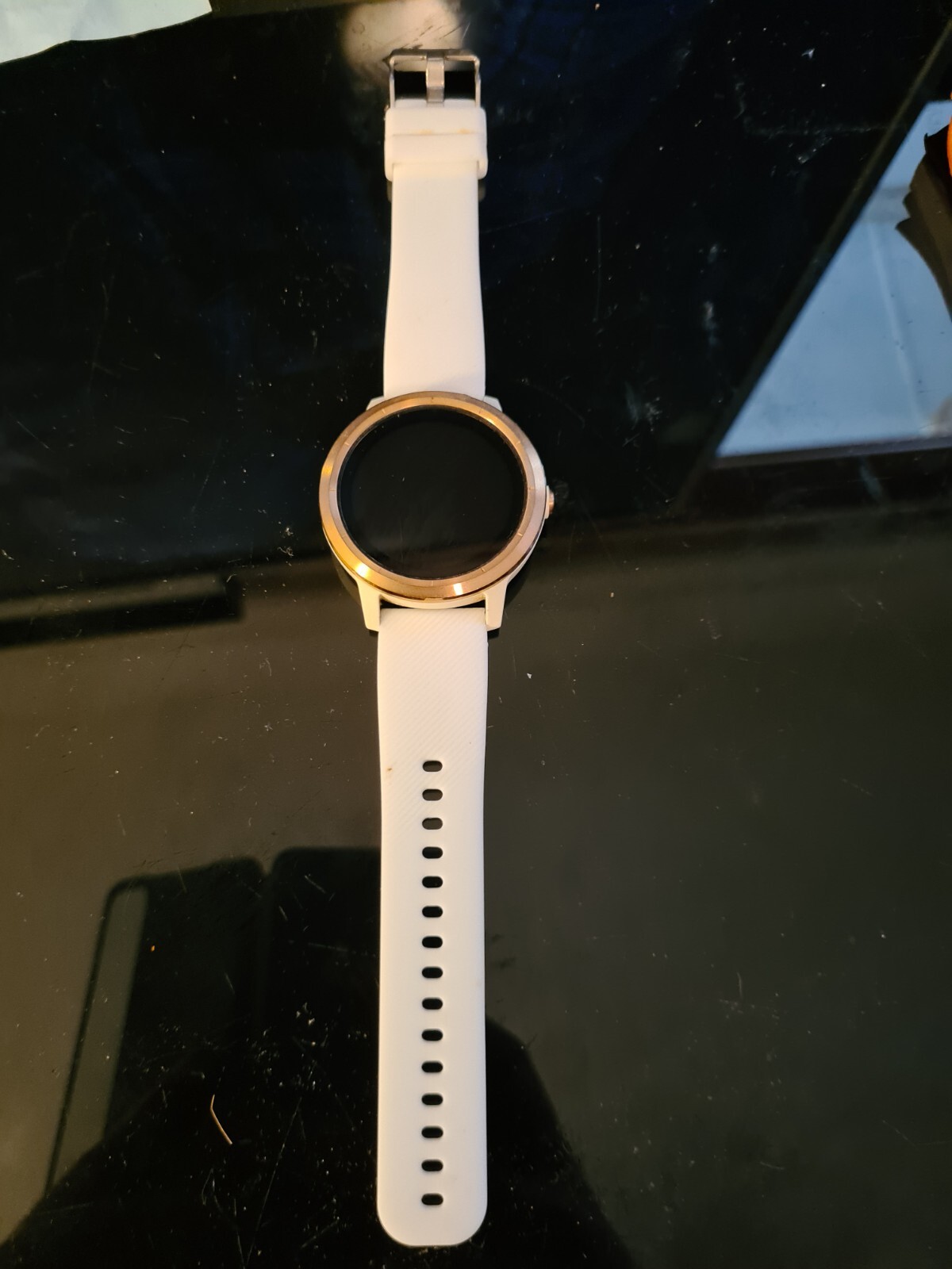 Garmin Vivoactive 3 smartwatch with faulty screen parts only free post good condition-image