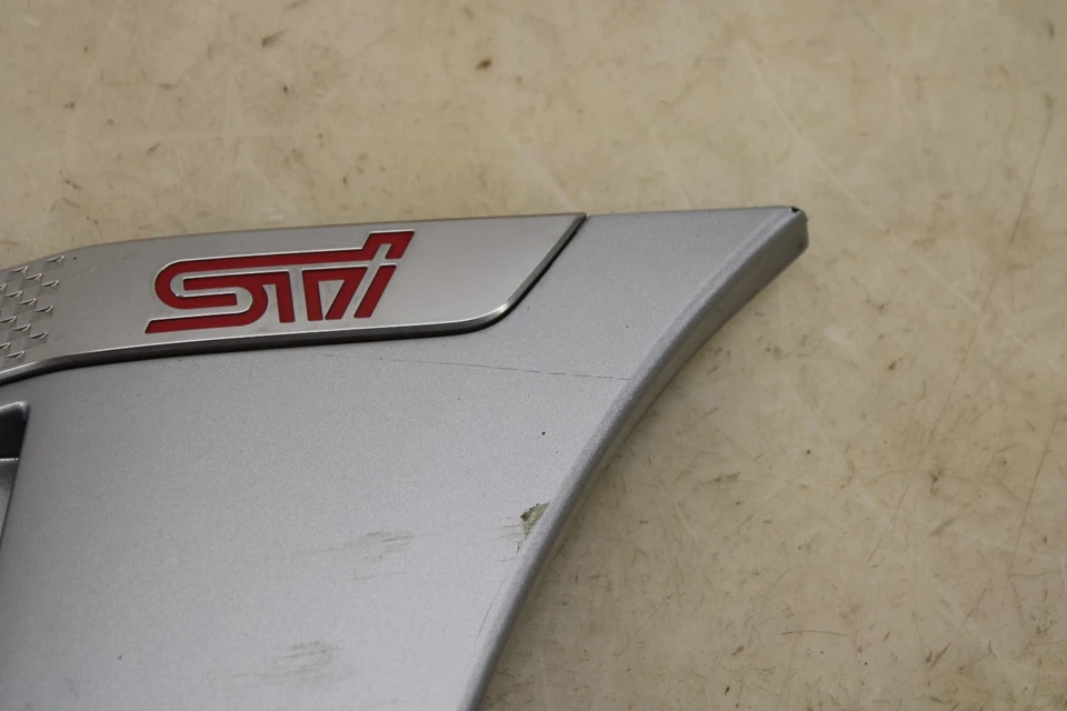 Moldura de guardabarros derecho Subaru WRX STI 2019-2021 91112VA100 OEM LU7 Foto 2 de 4